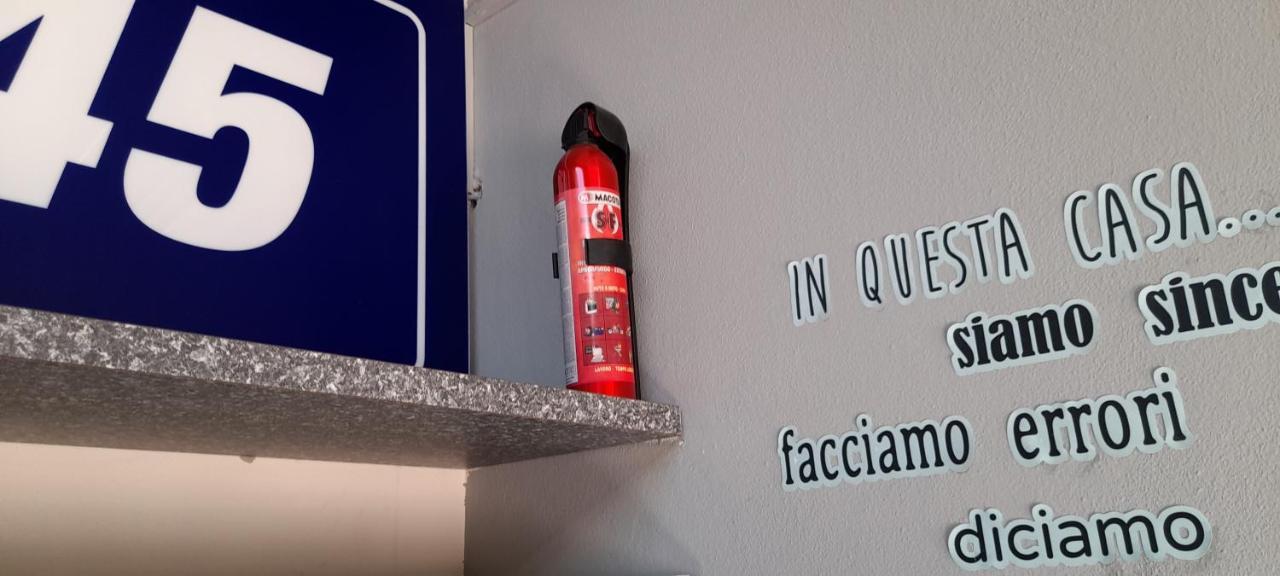 Corte Cavour. Una Mansarda Nel Cuore Della Citta 拉文纳 外观 照片
