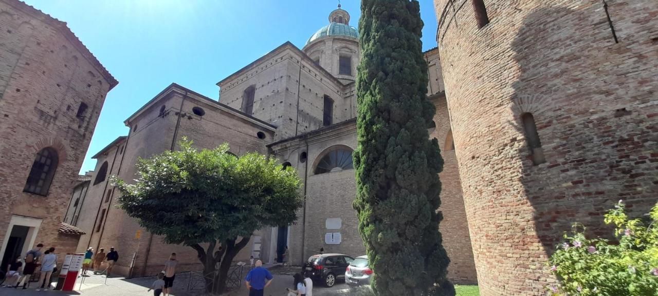 Corte Cavour. Una Mansarda Nel Cuore Della Citta 拉文纳 外观 照片