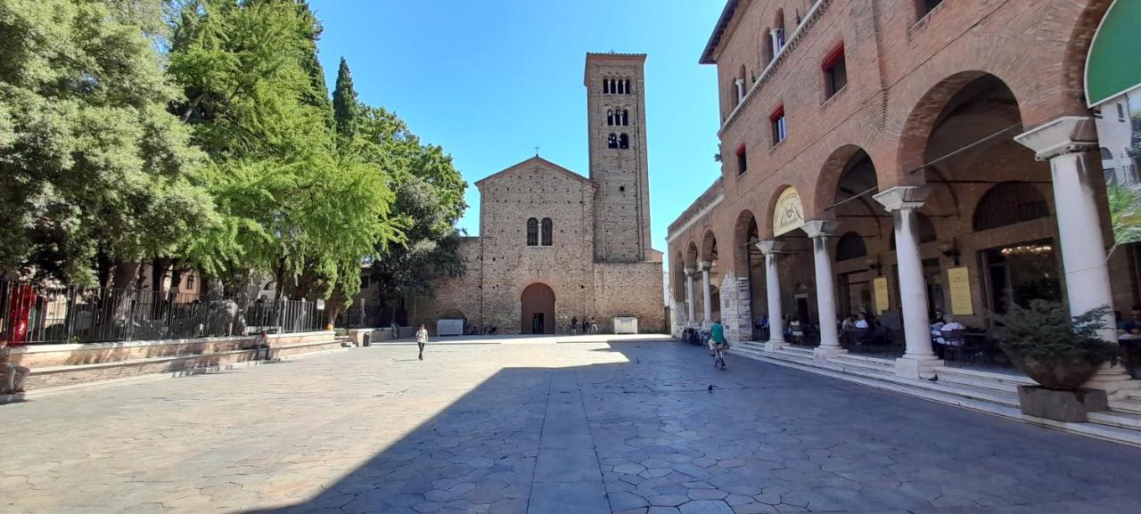 Corte Cavour. Una Mansarda Nel Cuore Della Citta 拉文纳 外观 照片