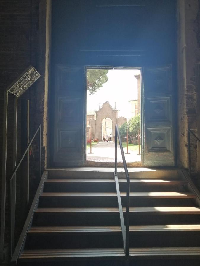 Corte Cavour. Una Mansarda Nel Cuore Della Citta 拉文纳 外观 照片
