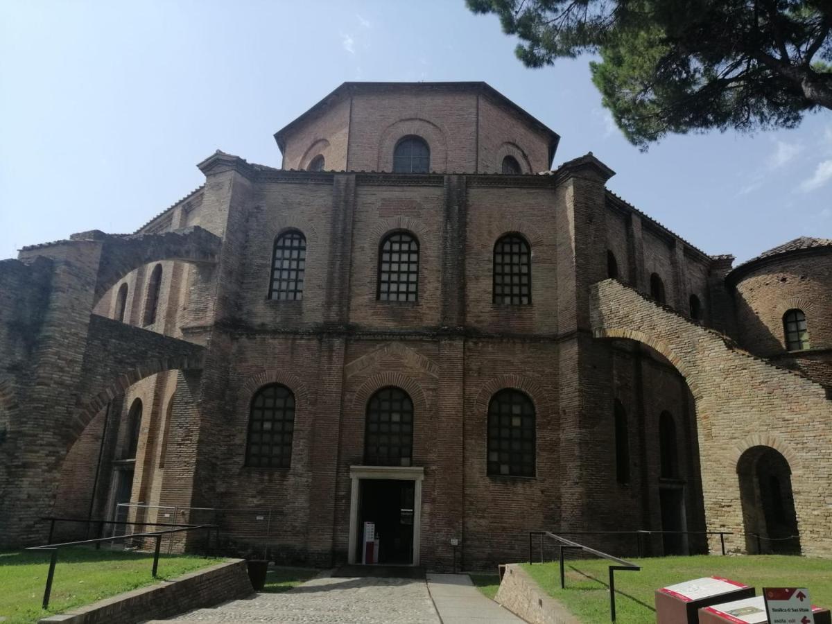Corte Cavour. Una Mansarda Nel Cuore Della Citta 拉文纳 外观 照片