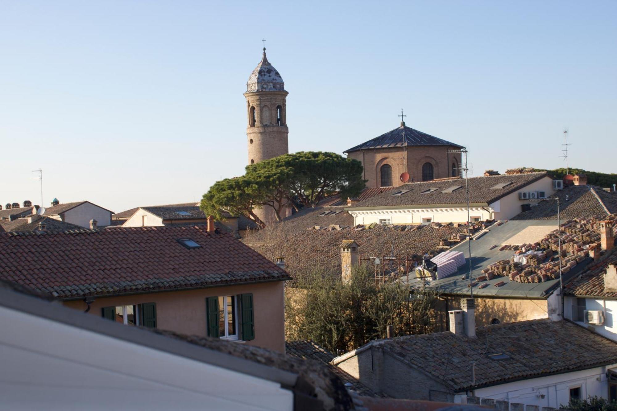 Corte Cavour. Una Mansarda Nel Cuore Della Citta 拉文纳 外观 照片
